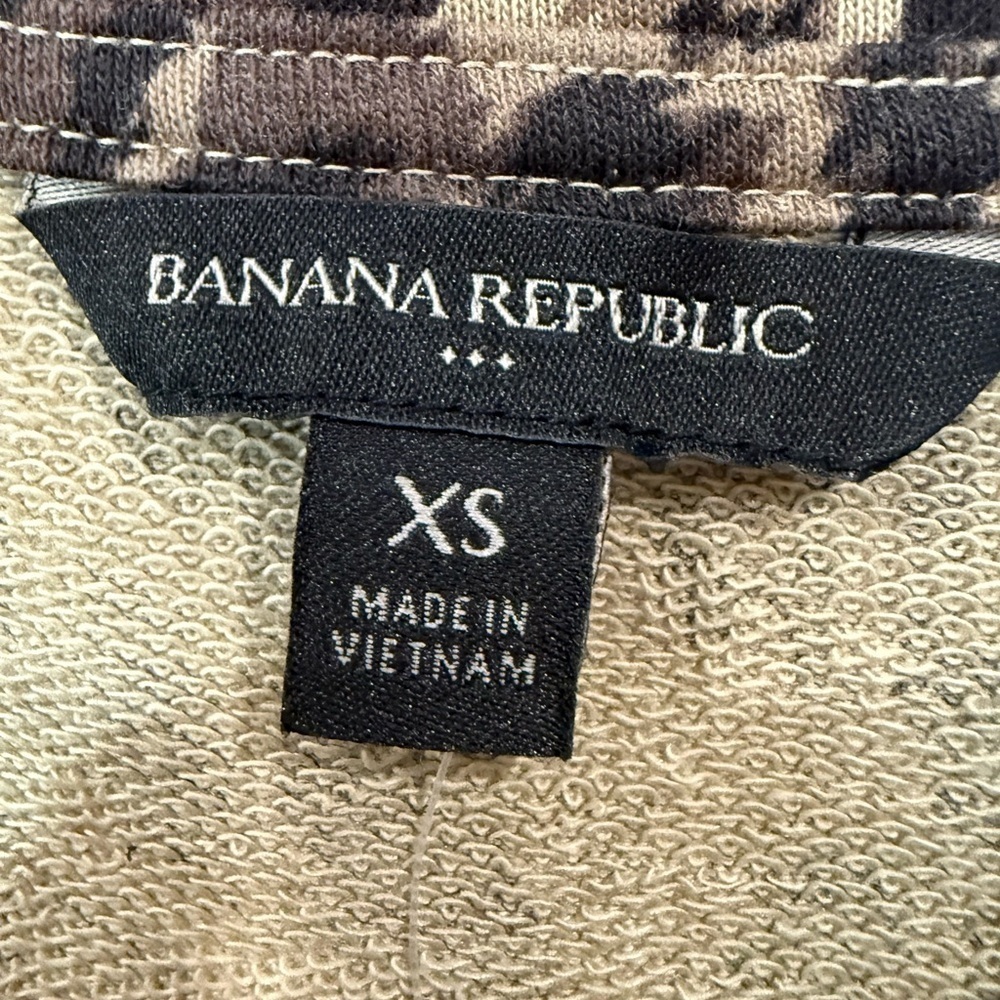 Banana Republic Leopard Print Sweatshirt Women XS Animal Print Crewneck NWT - Picture 4 of 7